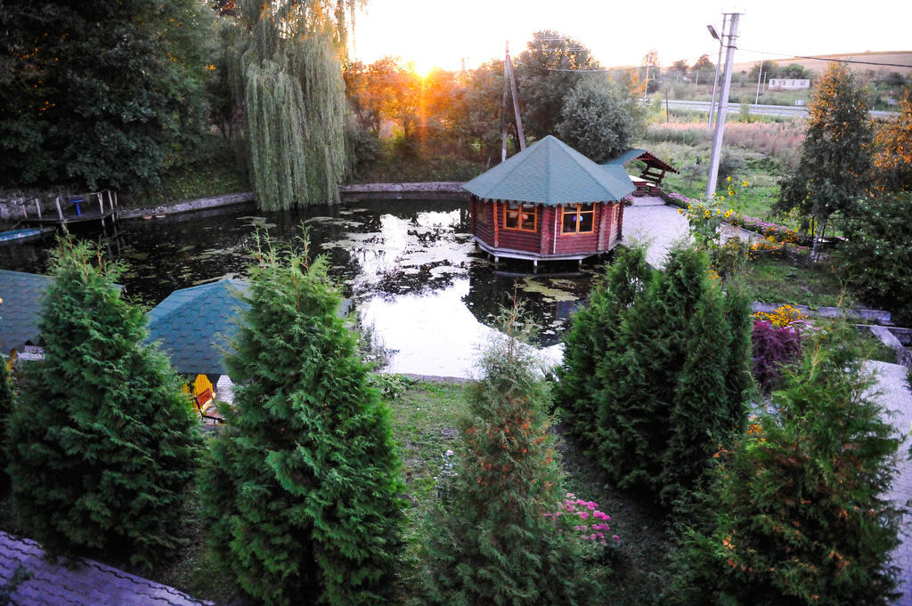 Oazis-M Hotel Babin Buitenkant foto