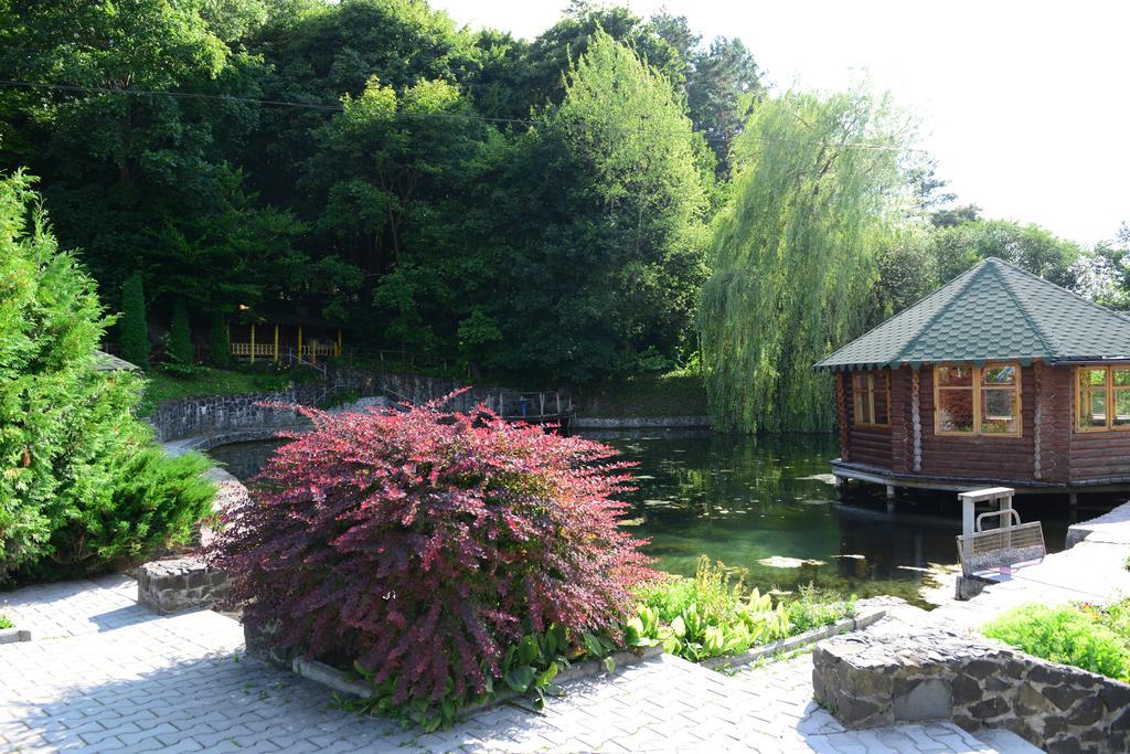 Oazis-M Hotel Babin Buitenkant foto