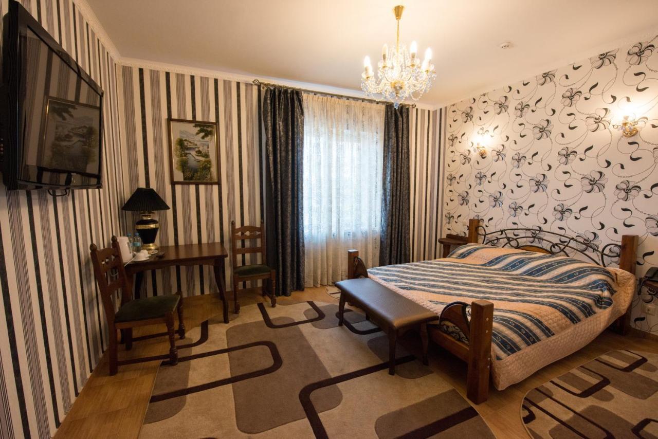 Oazis-M Hotel Babin Buitenkant foto