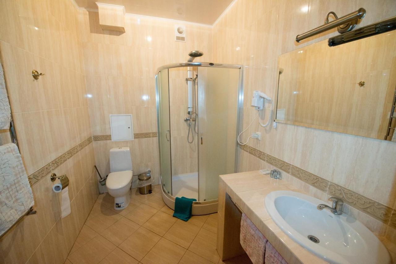 Oazis-M Hotel Babin Buitenkant foto